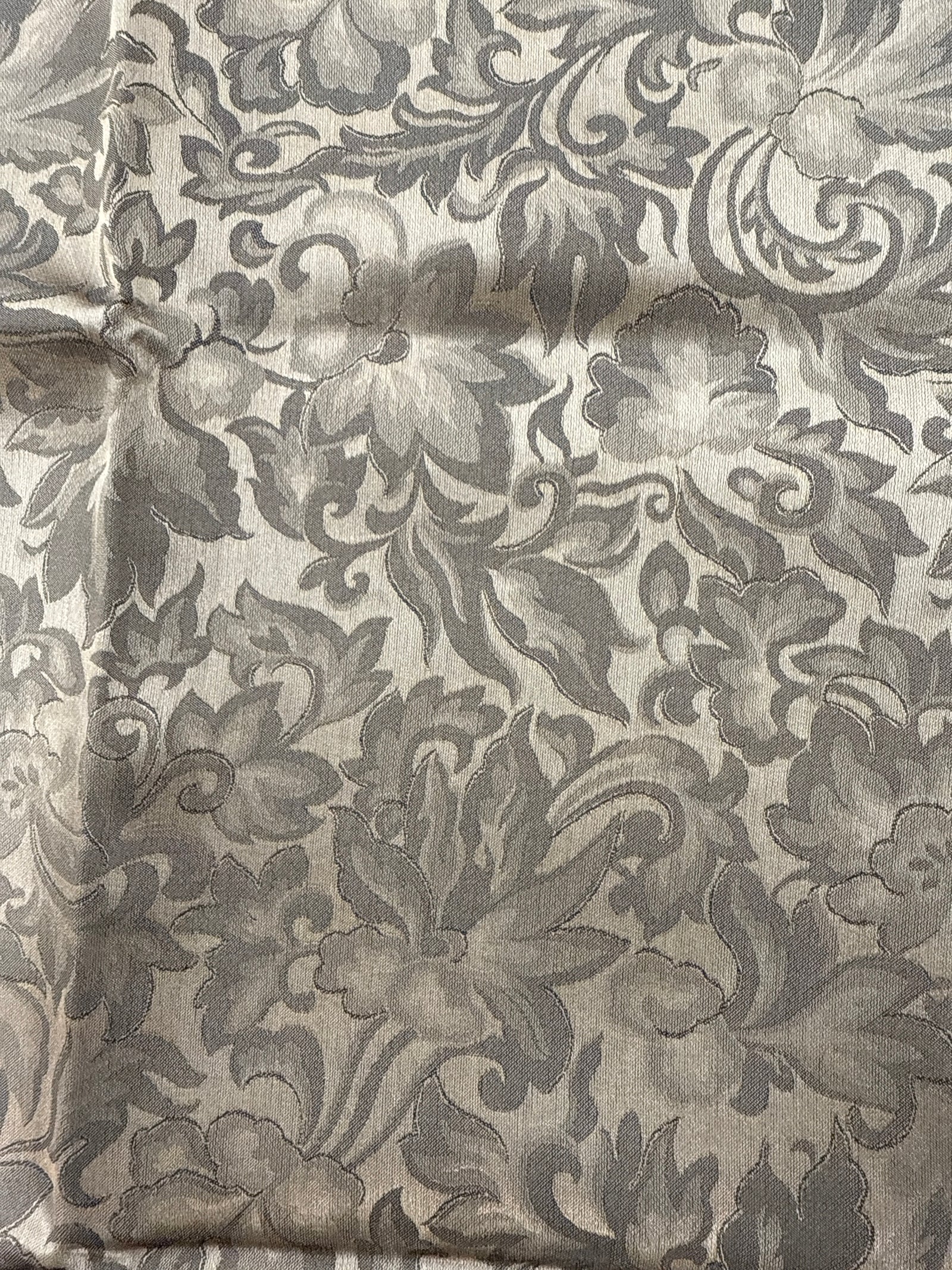 Cameo Jacquard Wild Rag 44x44