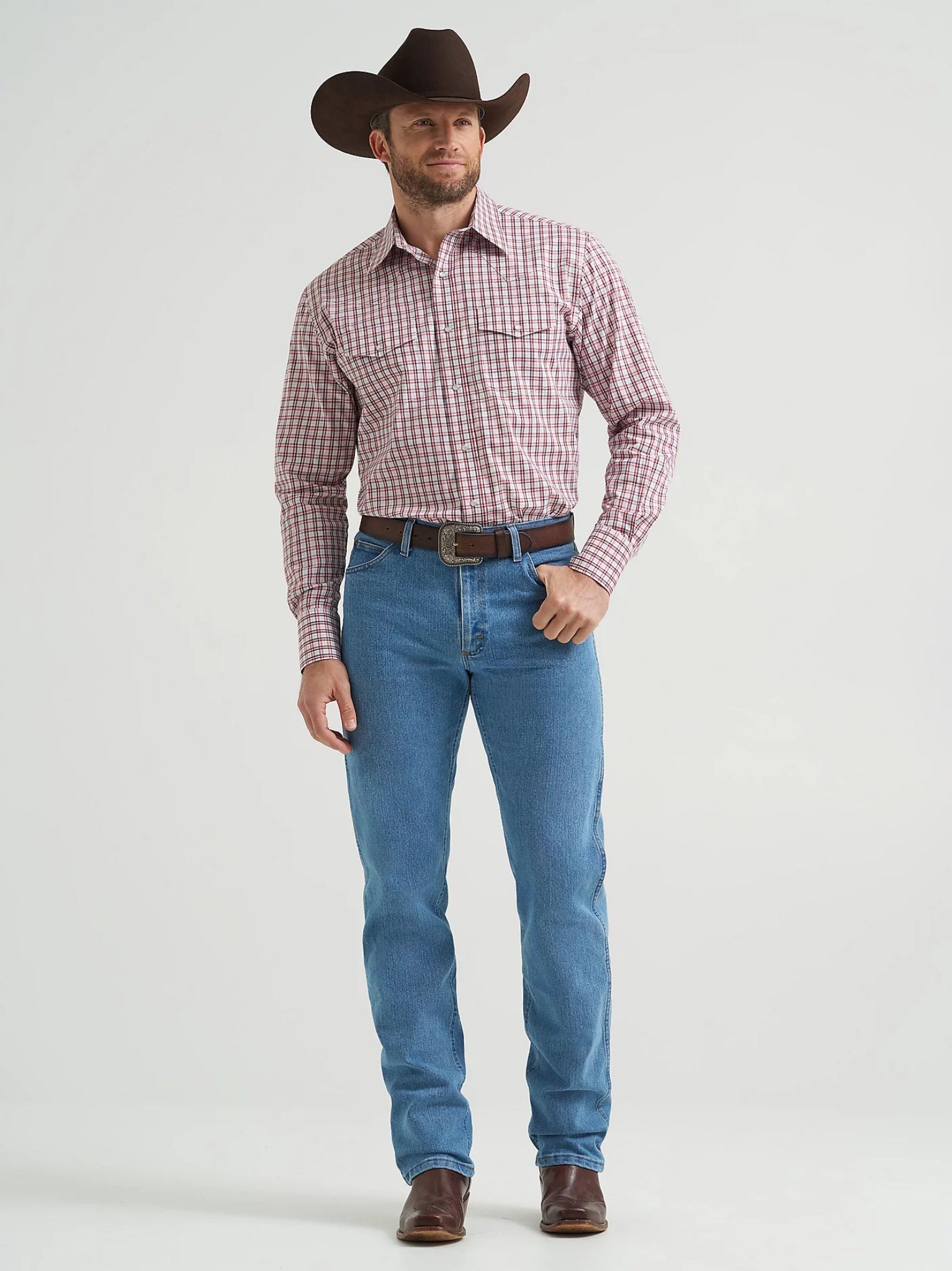 Man wearing a plaid shirt, blue jeans