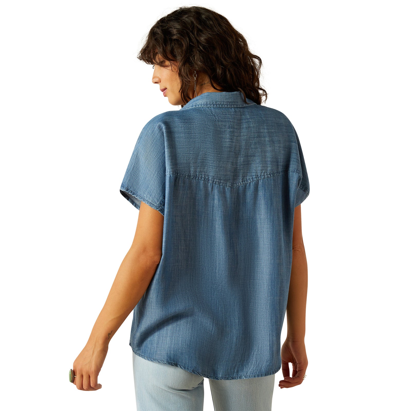 Ariat Women’s Vacation Short Sleeve Chambray Shirt – Lightweight Western Button-Down